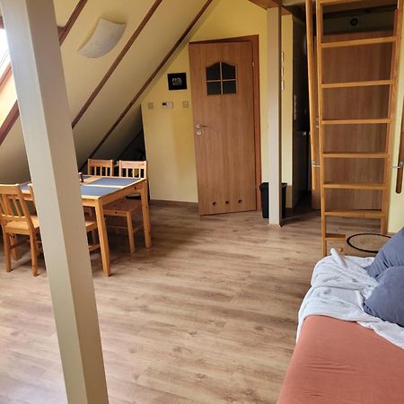 Apartamenty Na Poddaszu Bierdzany Esterno foto