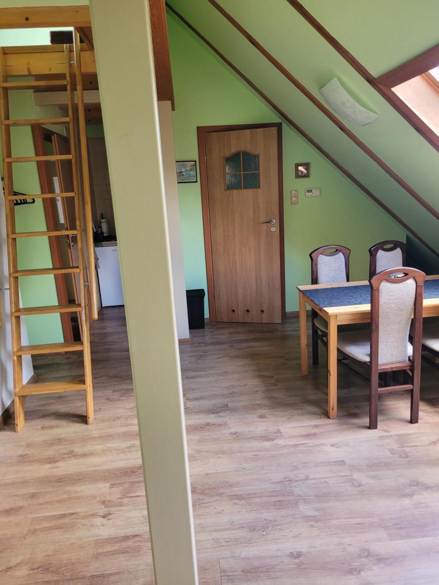 Apartamenty Na Poddaszu Bierdzany Esterno foto