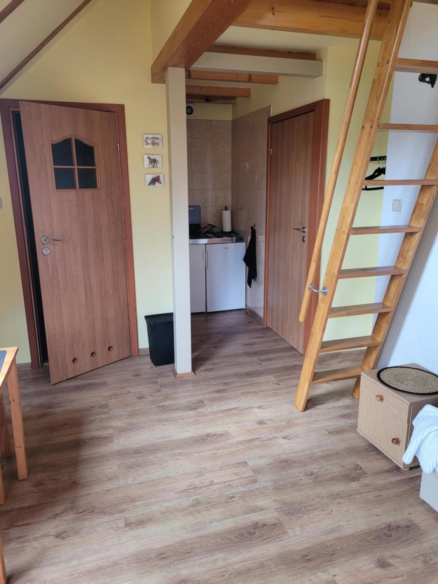 Apartamenty Na Poddaszu Bierdzany Esterno foto