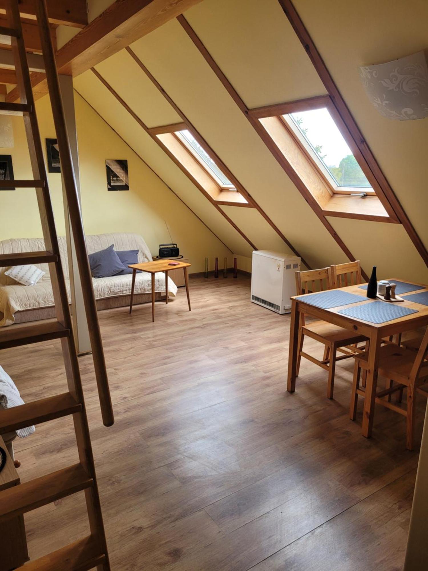 Apartamenty Na Poddaszu Bierdzany Esterno foto